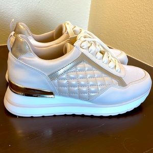 NWOB beige and gold sneakers